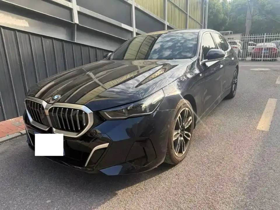 BMW 5 Series 530Li Leading M Sport Package 2025