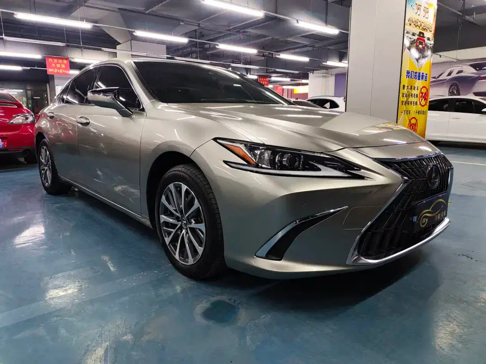 Lexus ES 200 Excellence Edition 2022