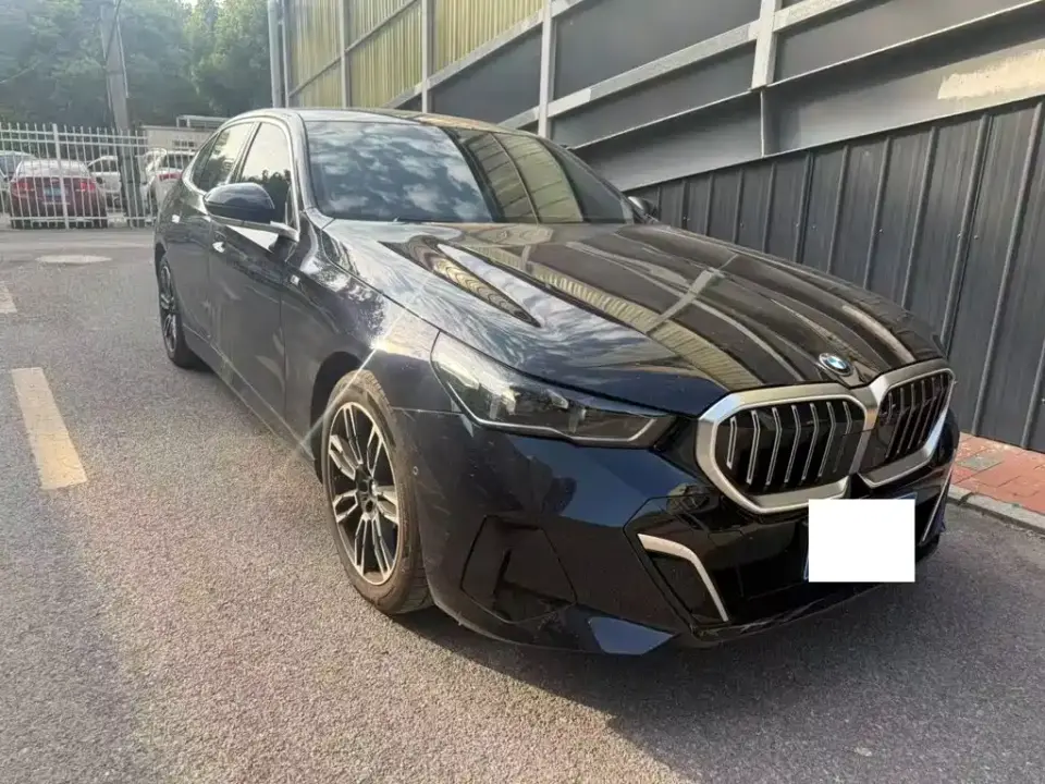 BMW 5 Series 530Li Leading M Sport Package 2025