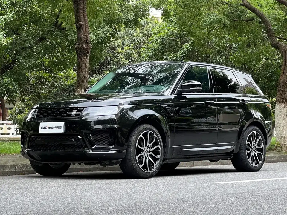 Land Rover Range Rover Sport 3.0 L6 Gloss Black Edition 2022