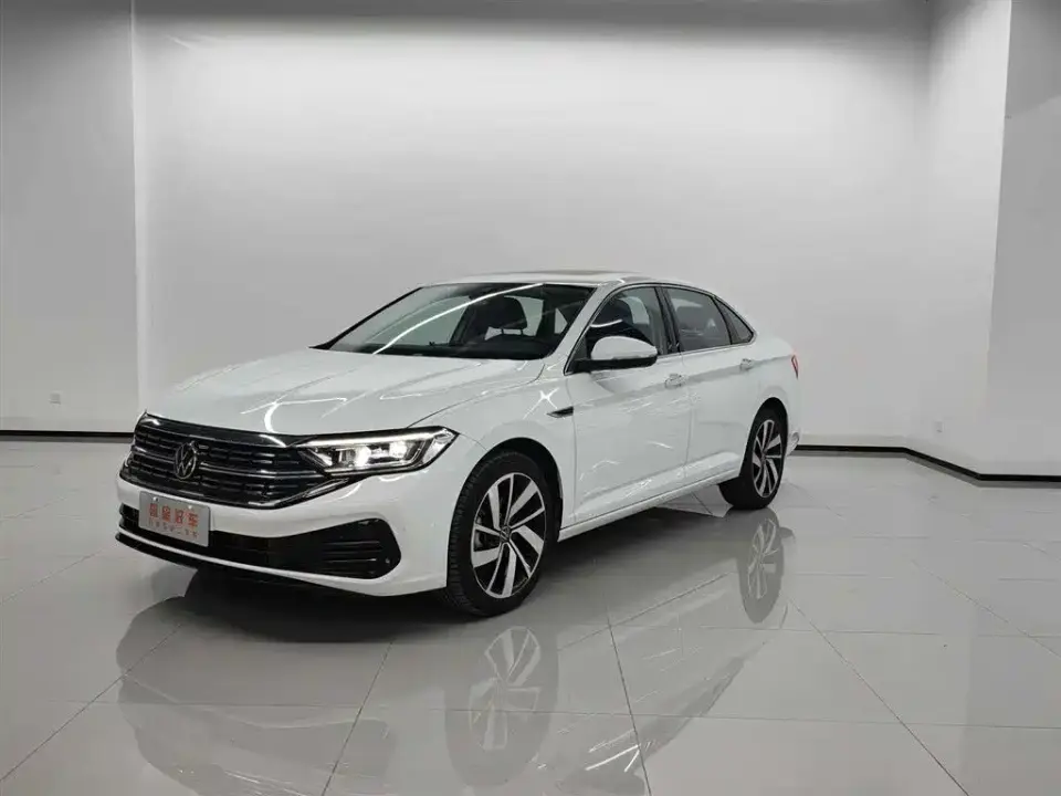 Volkswagen Sagitar 300TSI DSG Surpass Edition 2025