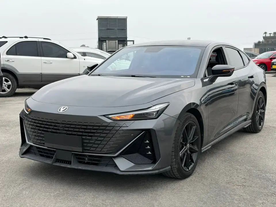 Changan UNI-V 1.5T Luxury Edition 2023