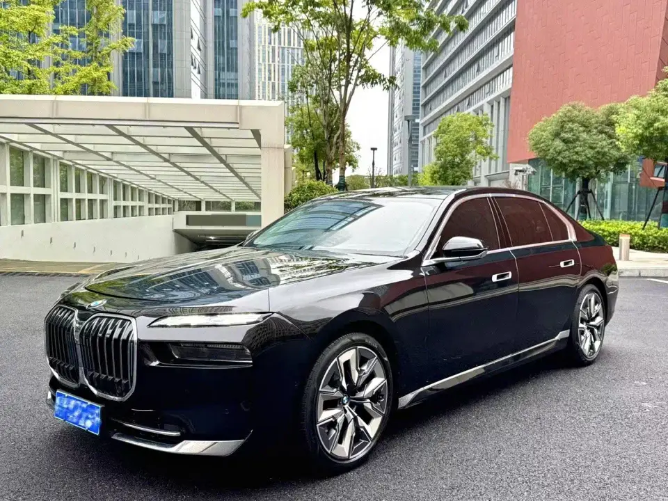 BMW 7 Series Model 740Li Leading Luxury Package 2024