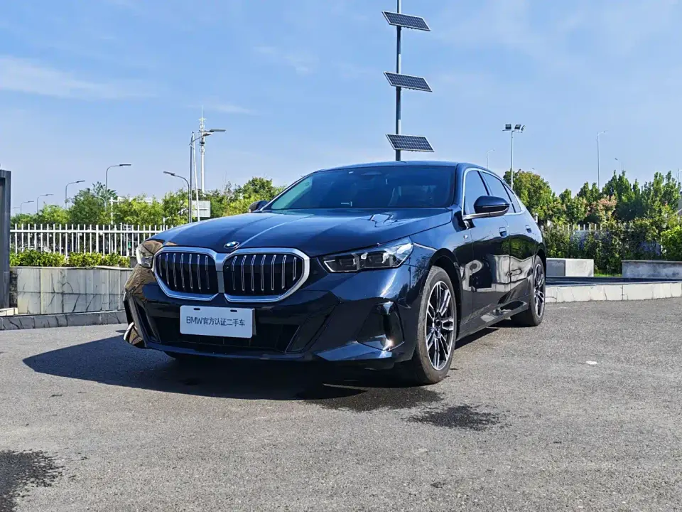 BMW 5 Series 530Li Leading M Sport Package 2025