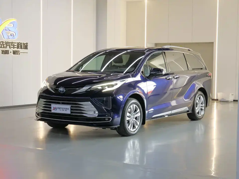 Toyota Sienna 2.5L Hybrid Platinum Edition 2022