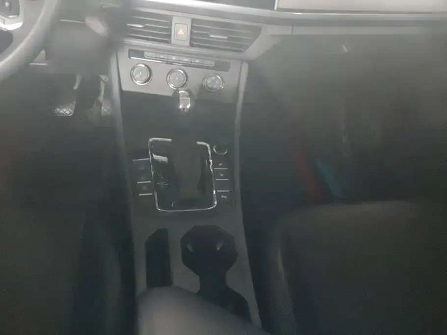 Volkswagen Bora 200TSI DSG Comfort Edition 2022 — фото 16