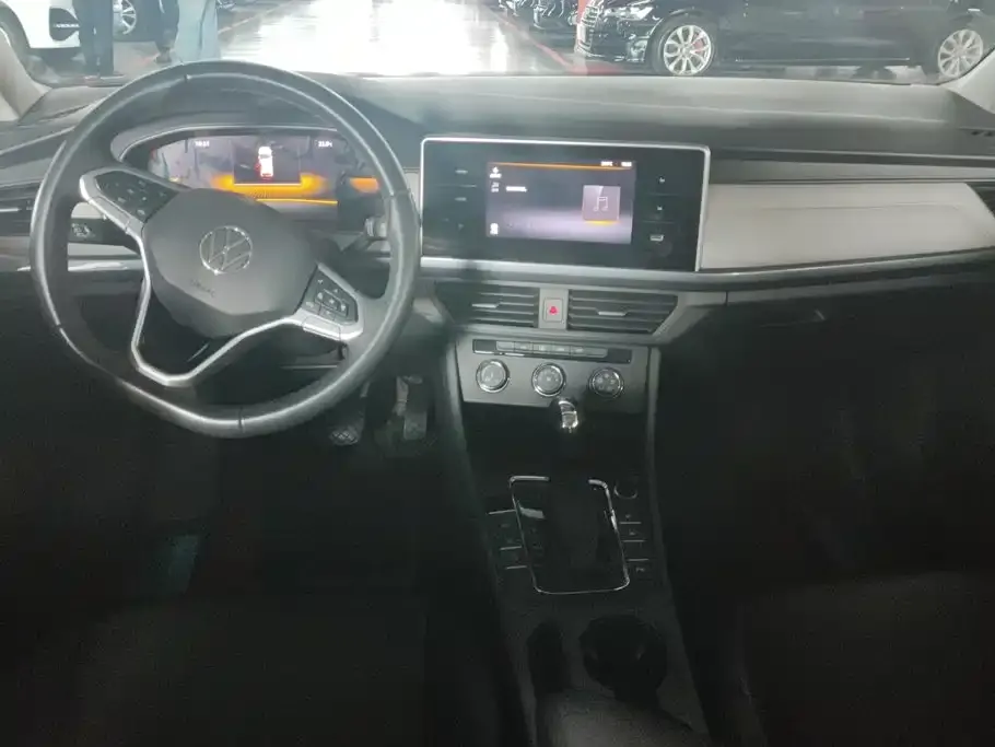 Volkswagen Bora 200TSI DSG Comfort Edition 2022 — фото 12