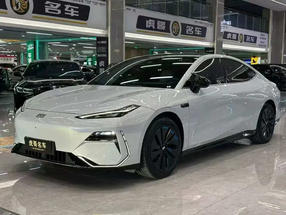 Geely Galaxy Galaxy E8 665km RWD Starship Voyager Edition 2024