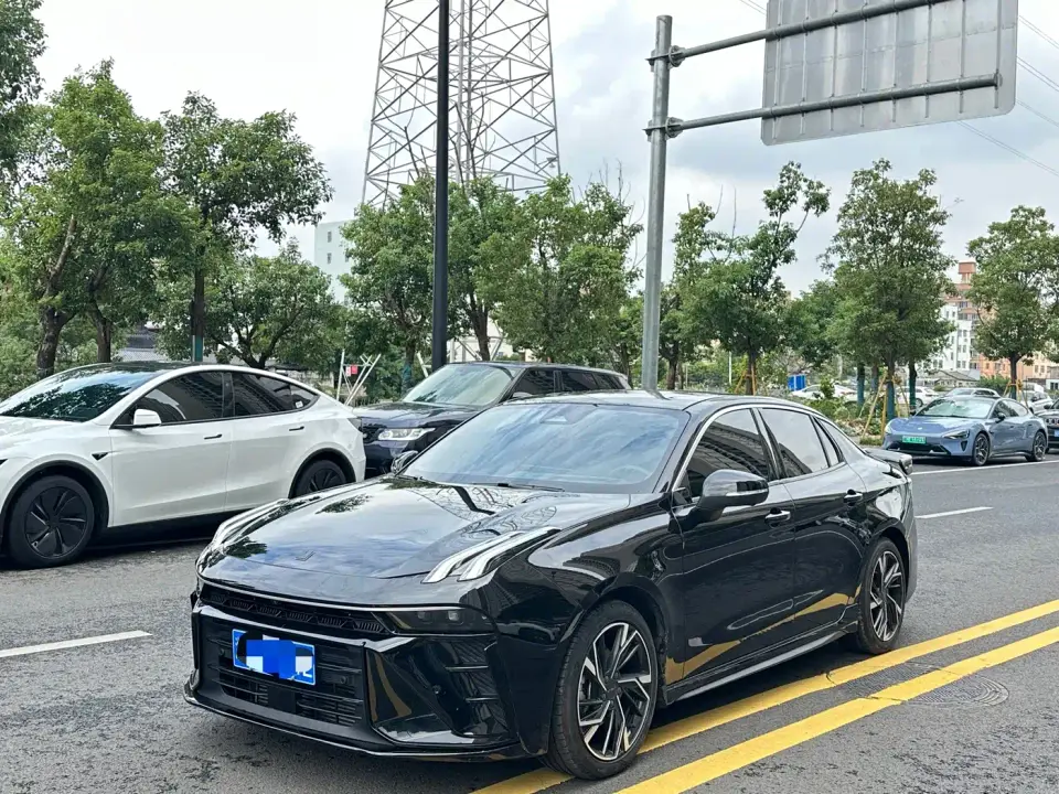 Lynk & Co 03 1.5TD DCT Champion Pro 2025