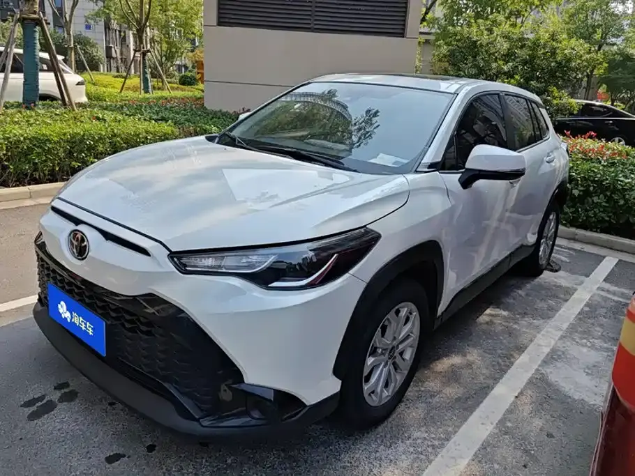 Toyota Frontlander 2.0L CVT Leading Edition 2022