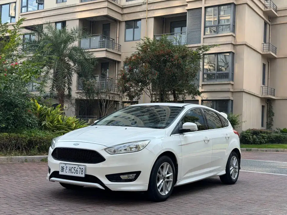 Ford Focus Hatchback Classic EcoBoost 180 Automatic Elite 2019