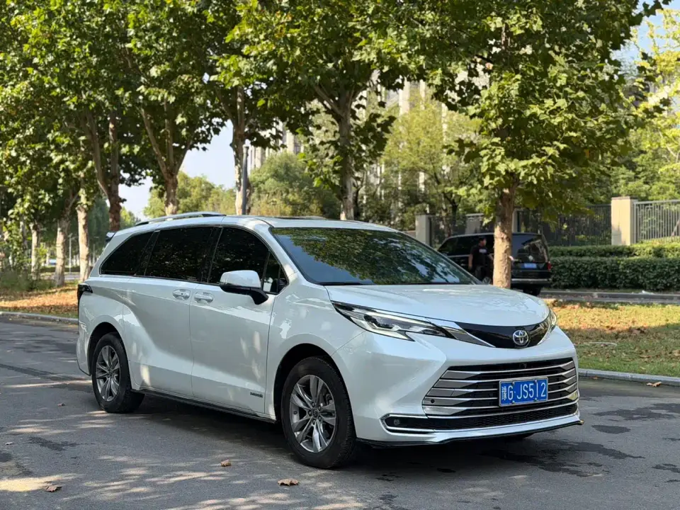 Toyota Sienna 2.5L Hybrid Comfort Edition 2024