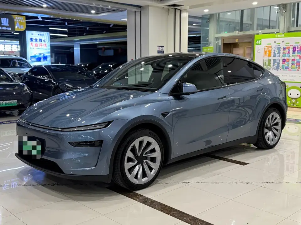 Tesla Model Y Rear-Wheel Drive 2026
