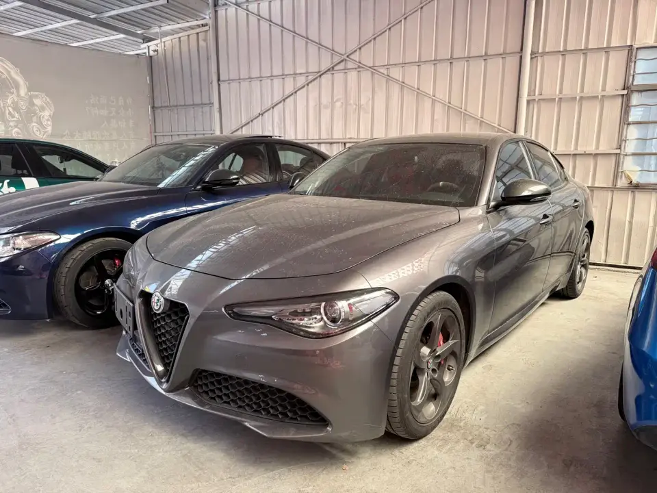 Alfa Romeo Giulia 2.0T 280HP Luxury Edition 2020