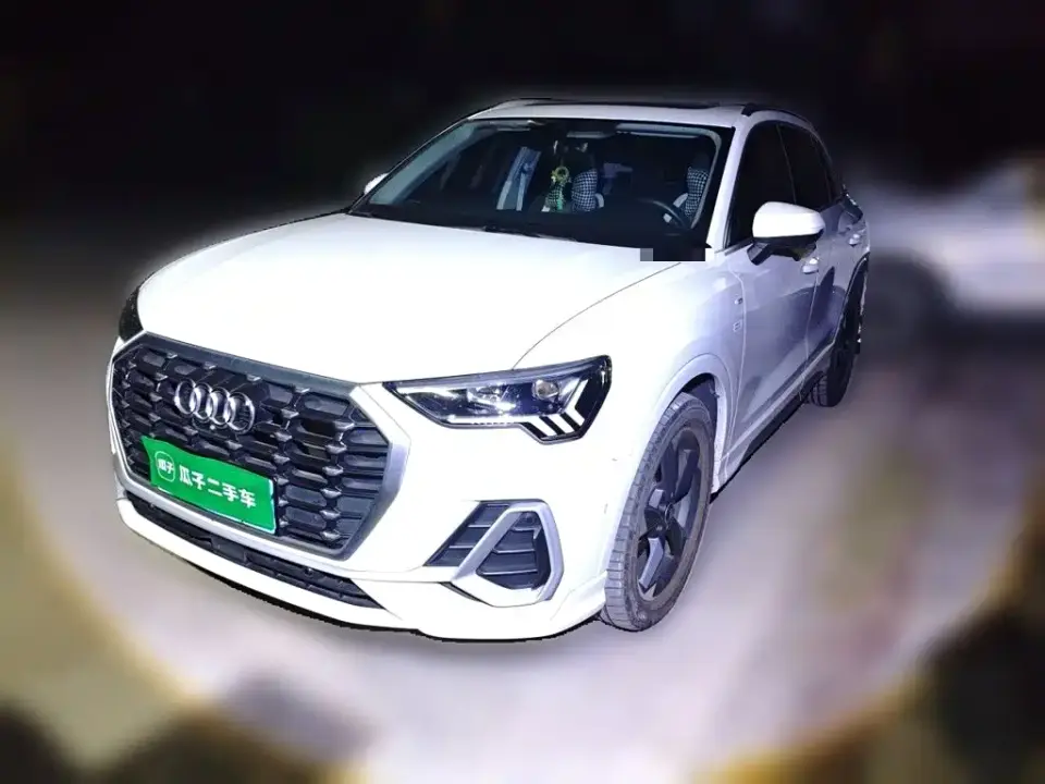 Audi Q3 35 TFSI Fashion Dynamic (1.4T) 2023