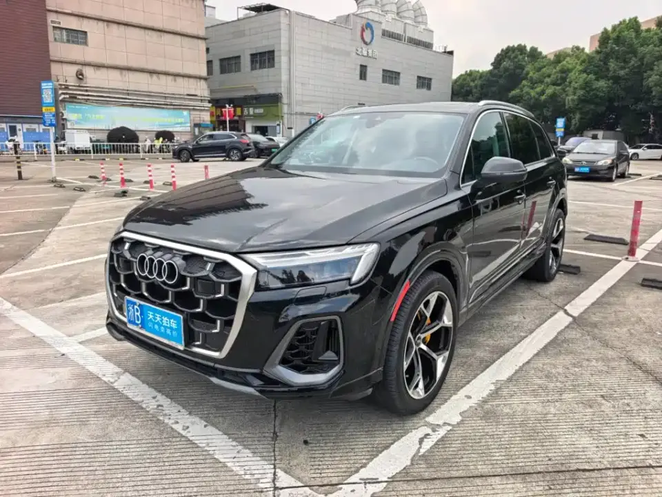 Audi Q7 55 TFSI quattro S line Sport 2024