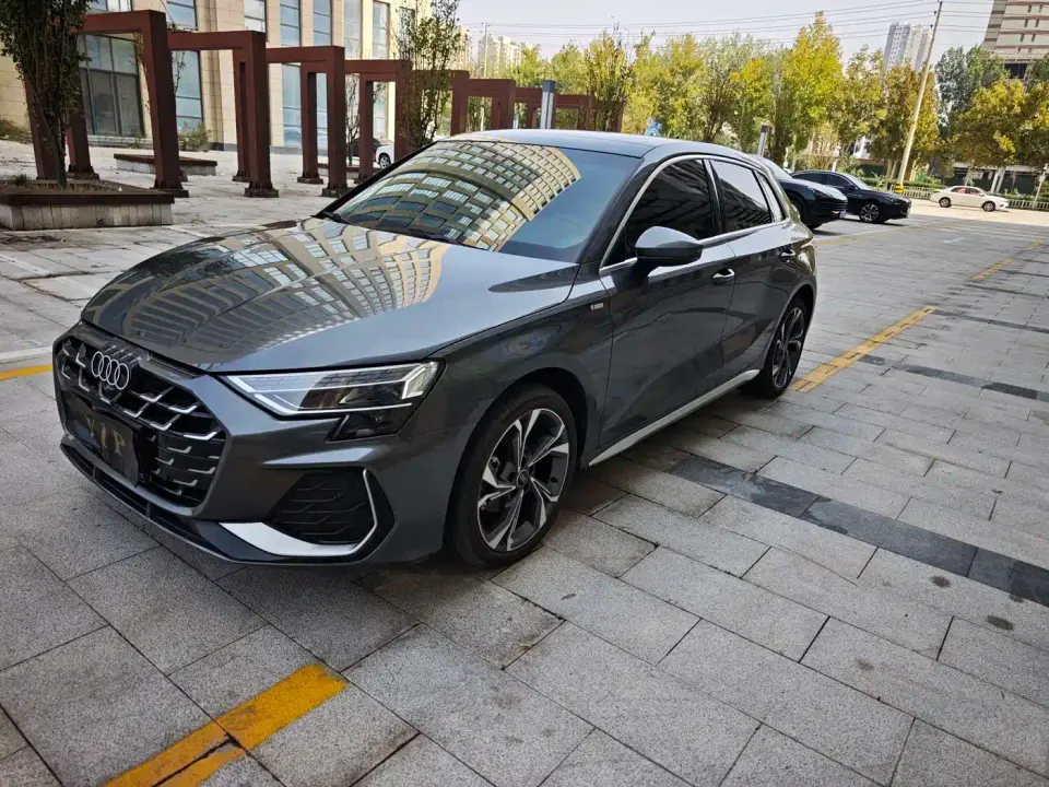 Audi A3 Facelift A3L Limousine 35TFSI Flying Spur Premium + Luxury Selection Package 2025
