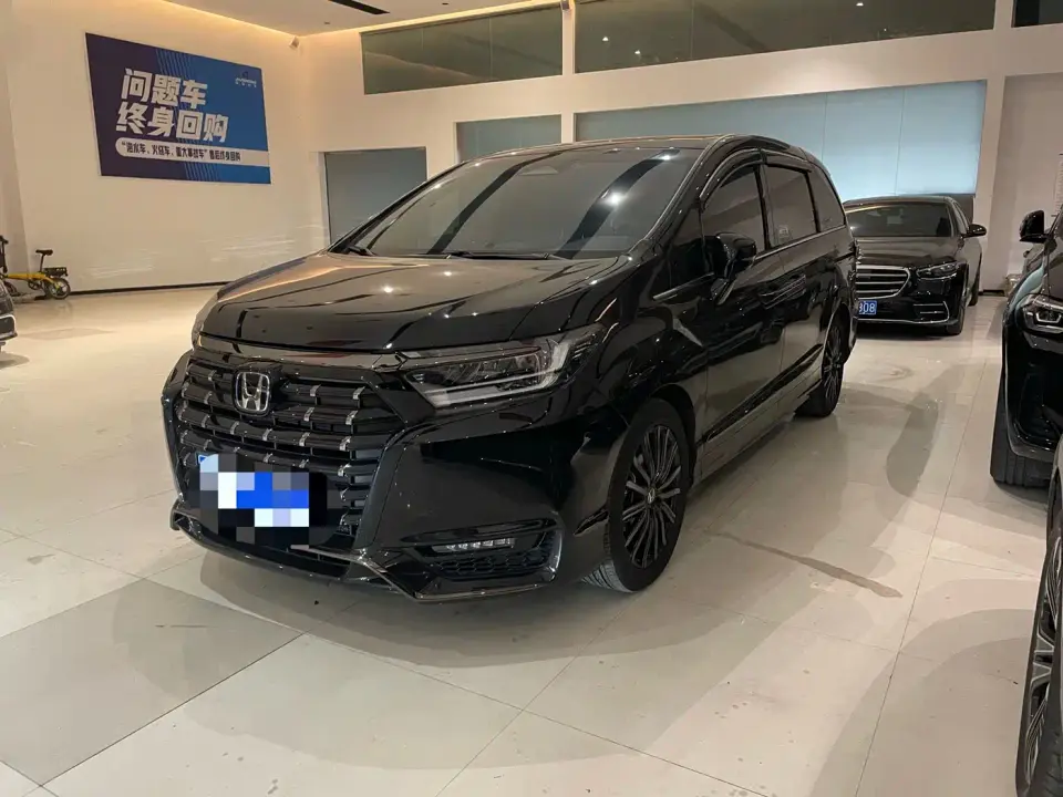 Honda Elysion 2.0L e:HEV Luxury Edition 2025