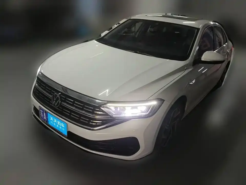 Volkswagen Sagitar 300TSI DSG Surpass Edition 2024