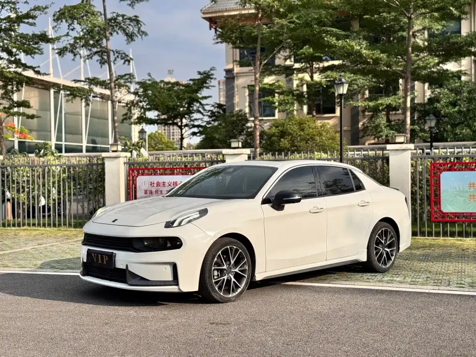 Lynk & Co 03 2.0TD Auto Power Pro Version 2020