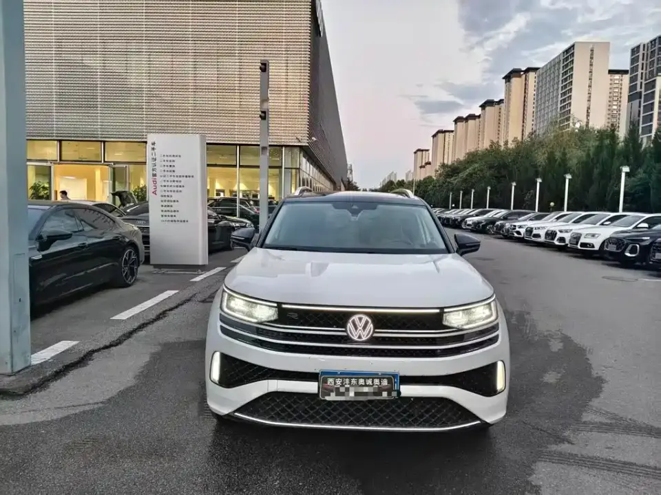 Volkswagen Talagon 380TSI 4WD R-Line Touring Edition 2023