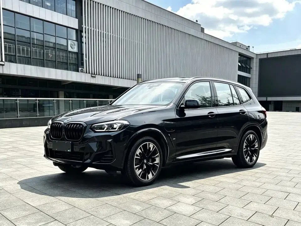 BMW iX3 Innovation Leader 2025