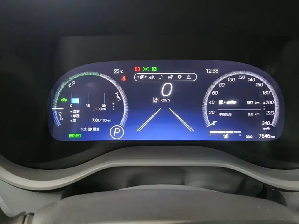 Toyota Granvia 2.5L Hybrid Premium PLUS 2025 — фото 4