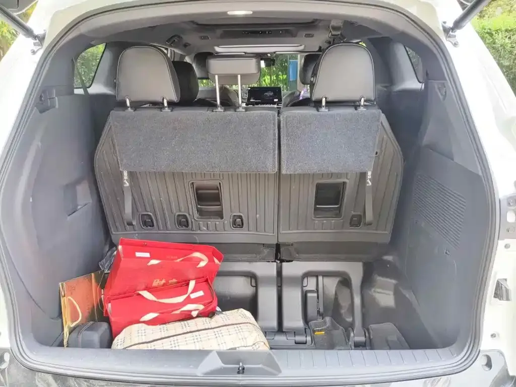 Toyota Granvia 2.5L Hybrid Premium PLUS 2025 — фото 5