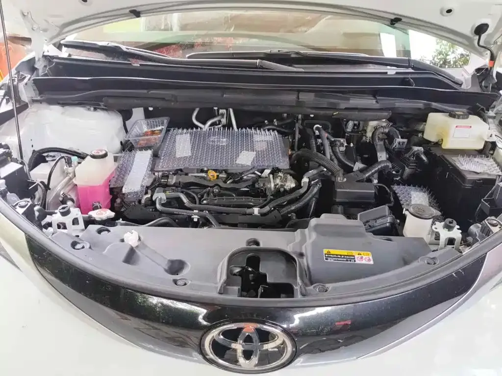 Toyota Granvia 2.5L Hybrid Premium PLUS 2025 — фото 3