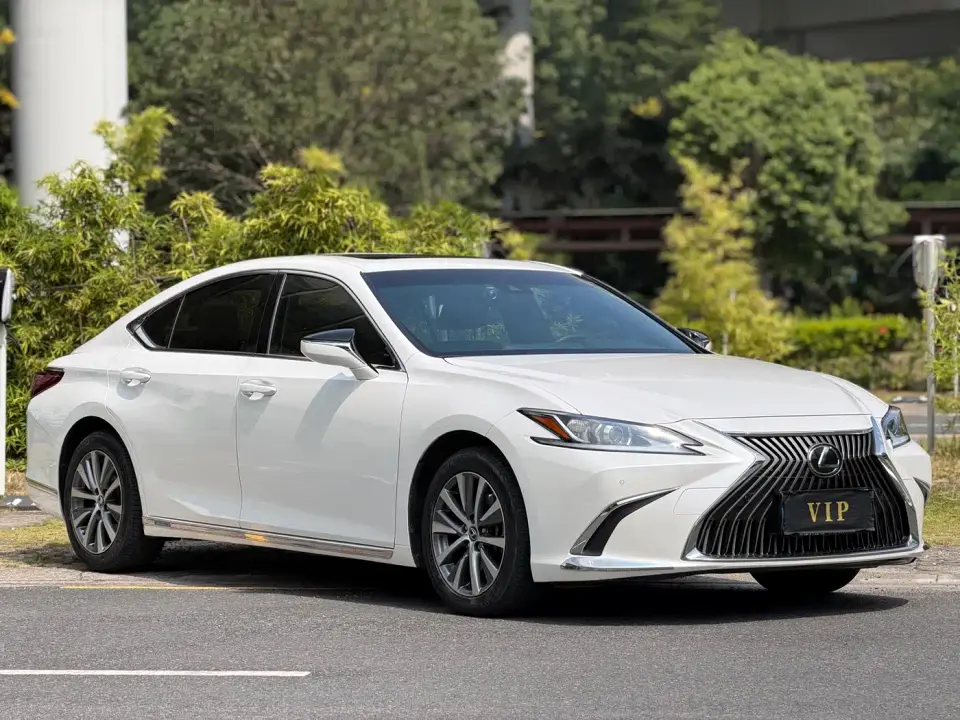 Lexus ES 200 Excellence 2020