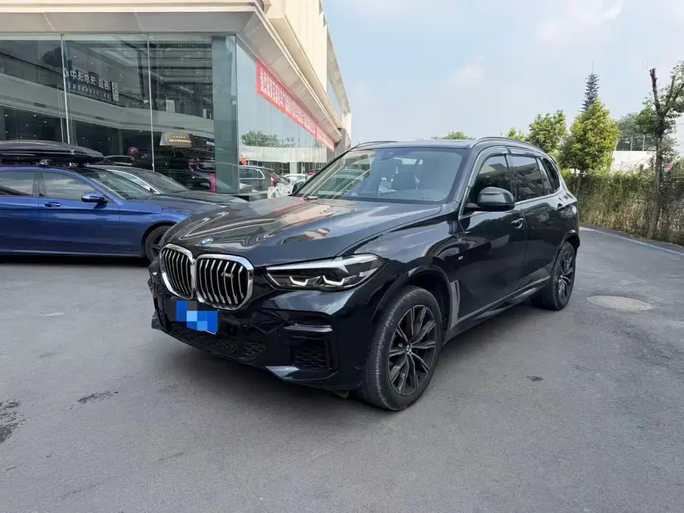 BMW X5 xDrive 30Li Premium M Sport Package 2022