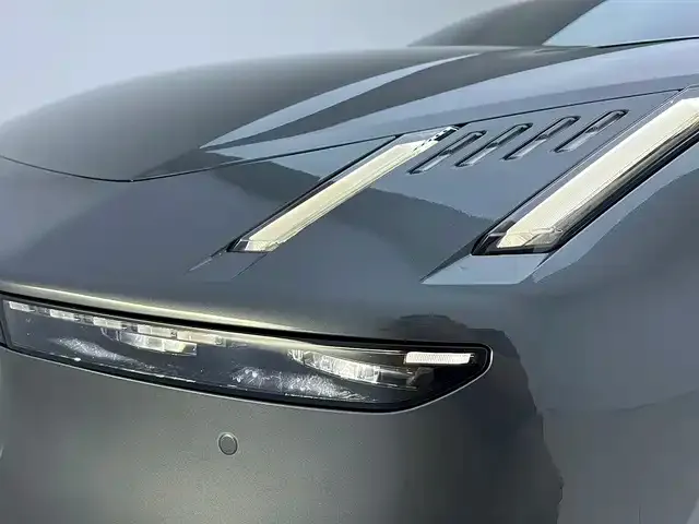 Lynk & Co 10 EM-P 240 AWD Ultra Sport Edition 2025 — фото 9