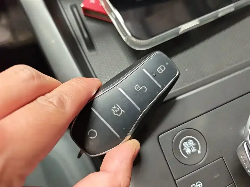 BYD Qin PLUS DM-i Smart Drive Edition 120KM Surpassing Type 2025 — фото 8
