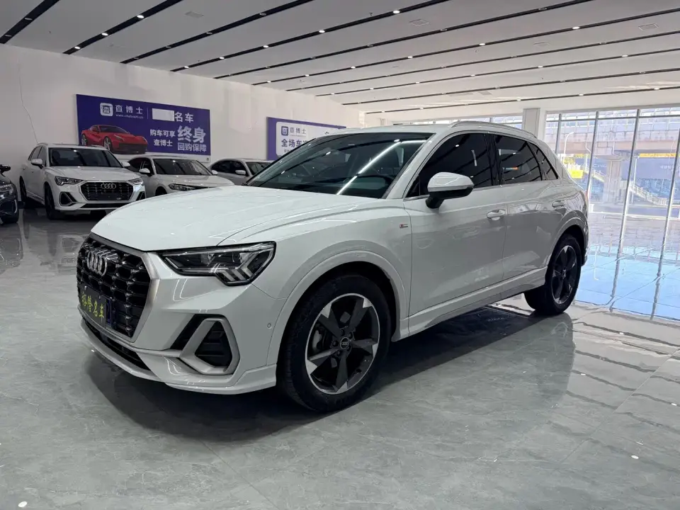 Audi Q3 35 TFSI Fashion Dynamic (1.4T) 2023