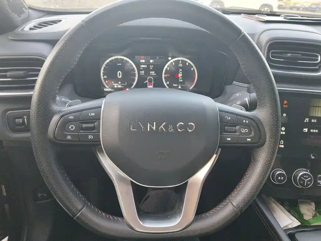 Lynk & Co 03 1.5TD DCT Power Edition China VI 2019 — фото 6