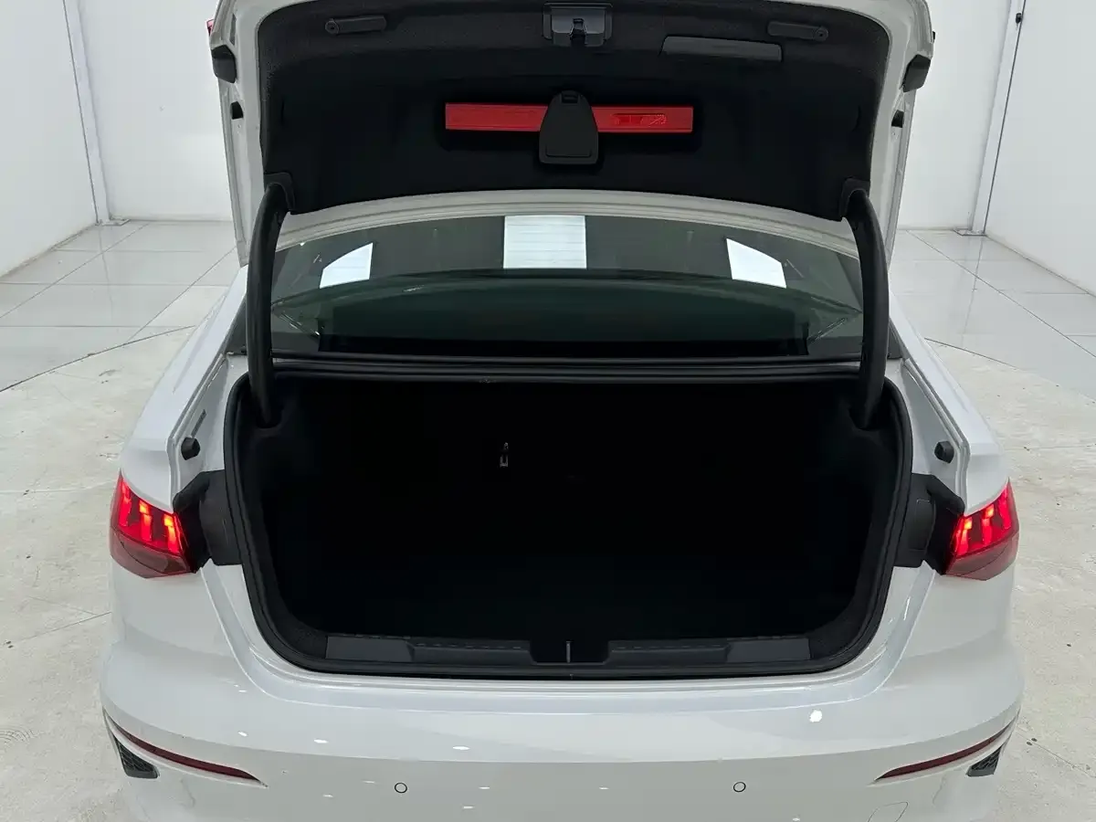 Audi A3 A3L Limousine 35 TFSI Style Elegance 2022 — фото 15