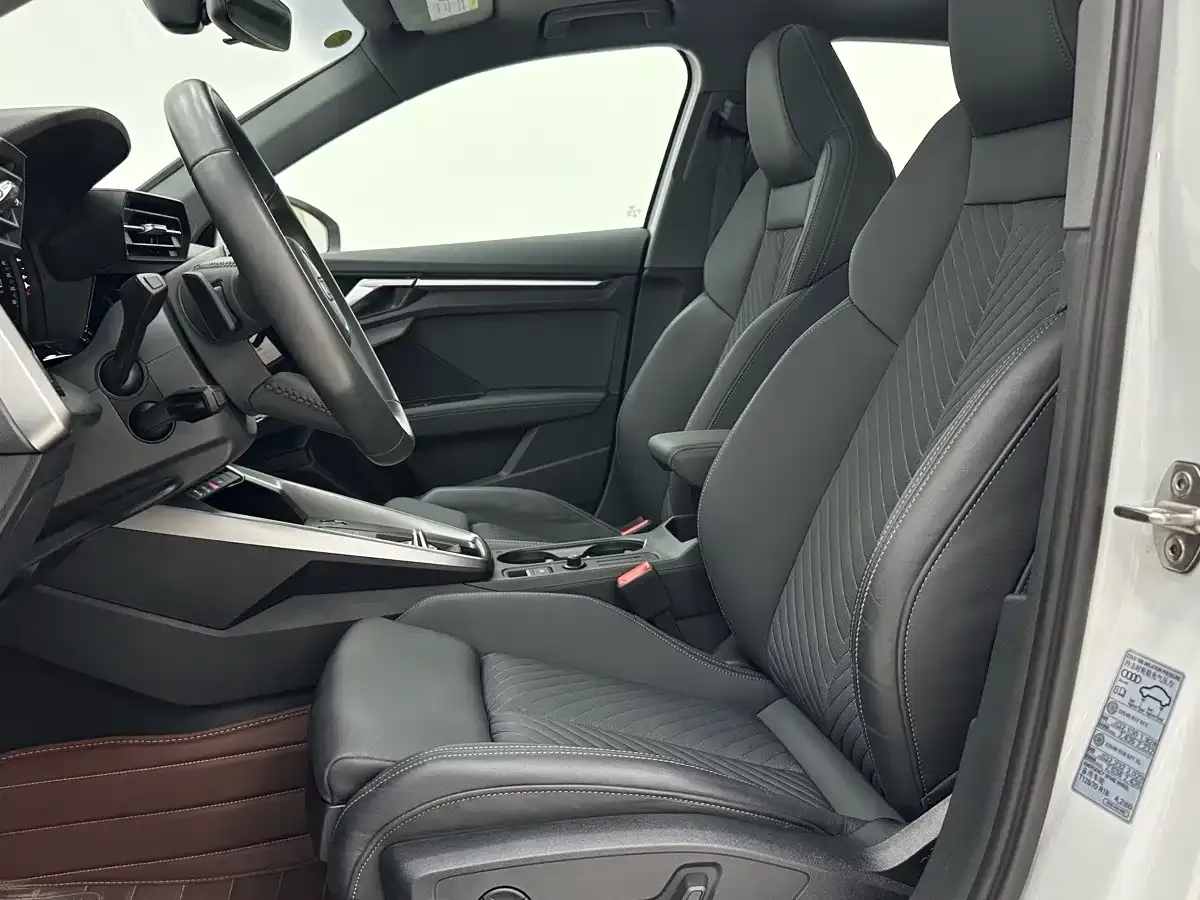 Audi A3 A3L Limousine 35 TFSI Style Elegance 2022 — фото 7
