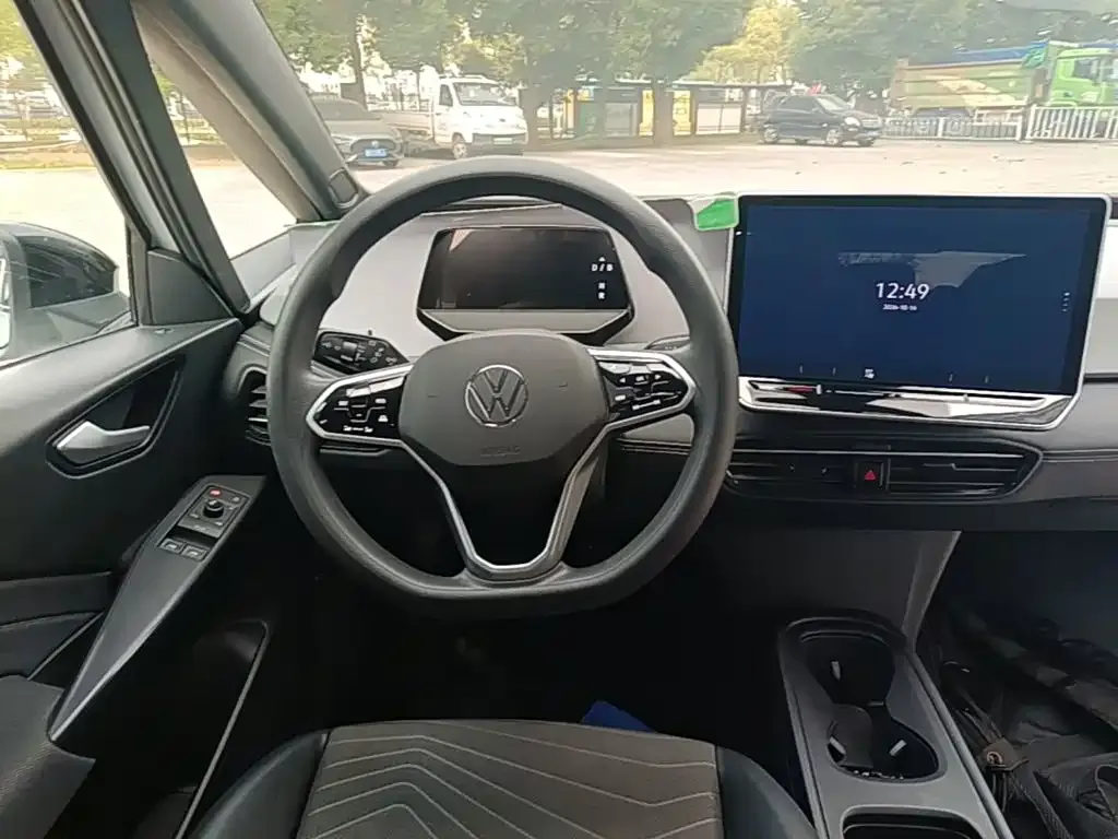 Volkswagen ID.3 Smart Pure Intelligent Edition 2025 — фото 10