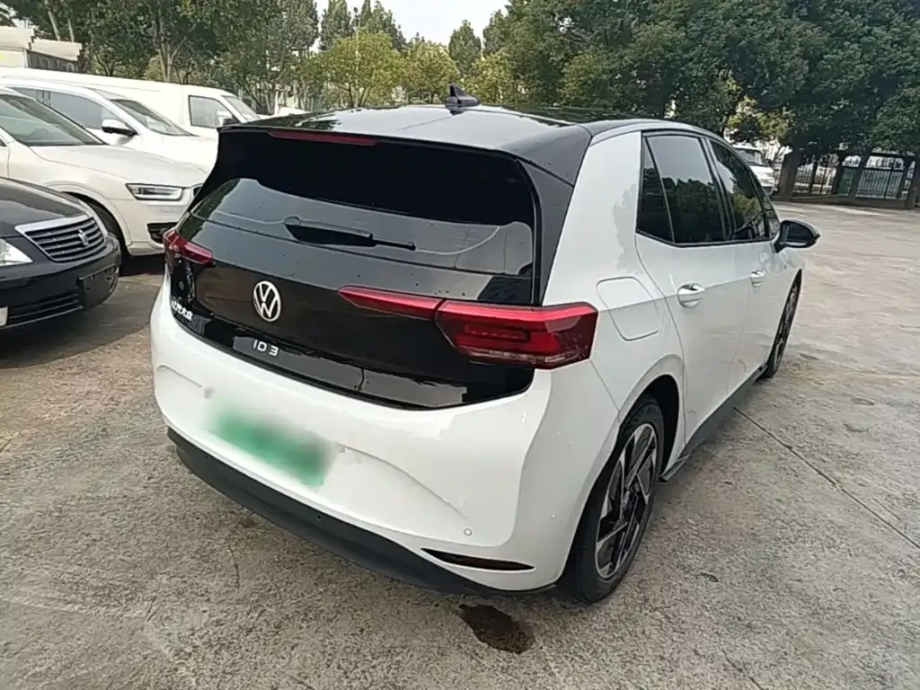 Volkswagen ID.3 Smart Pure Intelligent Edition 2025 — фото 6