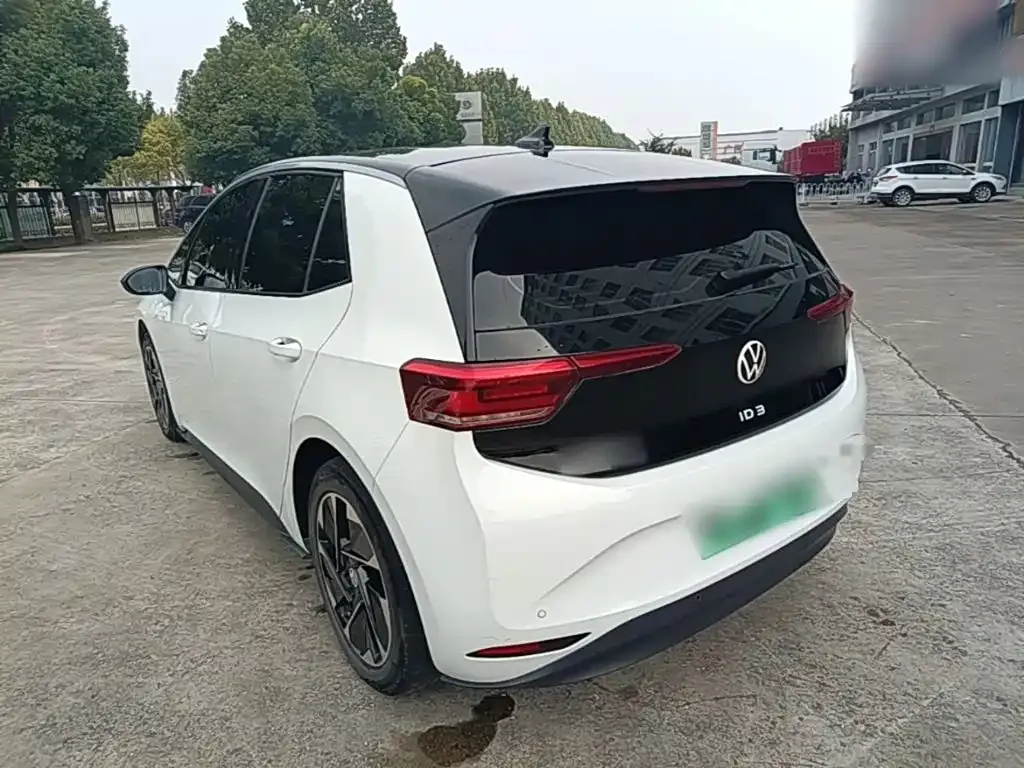 Volkswagen ID.3 Smart Pure Intelligent Edition 2025 — фото 4