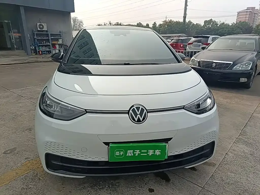 Volkswagen ID.3 Smart Pure Intelligent Edition 2025 — фото 2