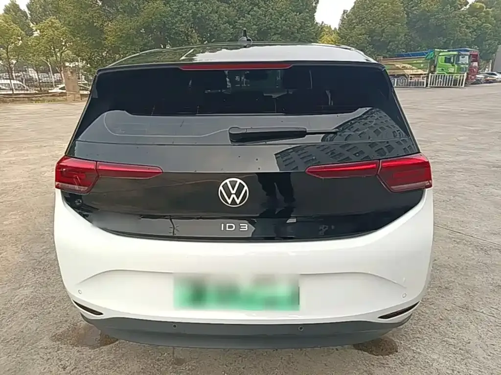 Volkswagen ID.3 Smart Pure Intelligent Edition 2025 — фото 5