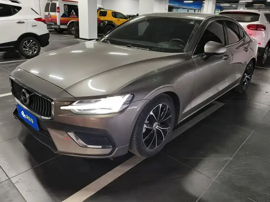 Volvo S60 B4 Smart Comfort Luxury Edition 2022