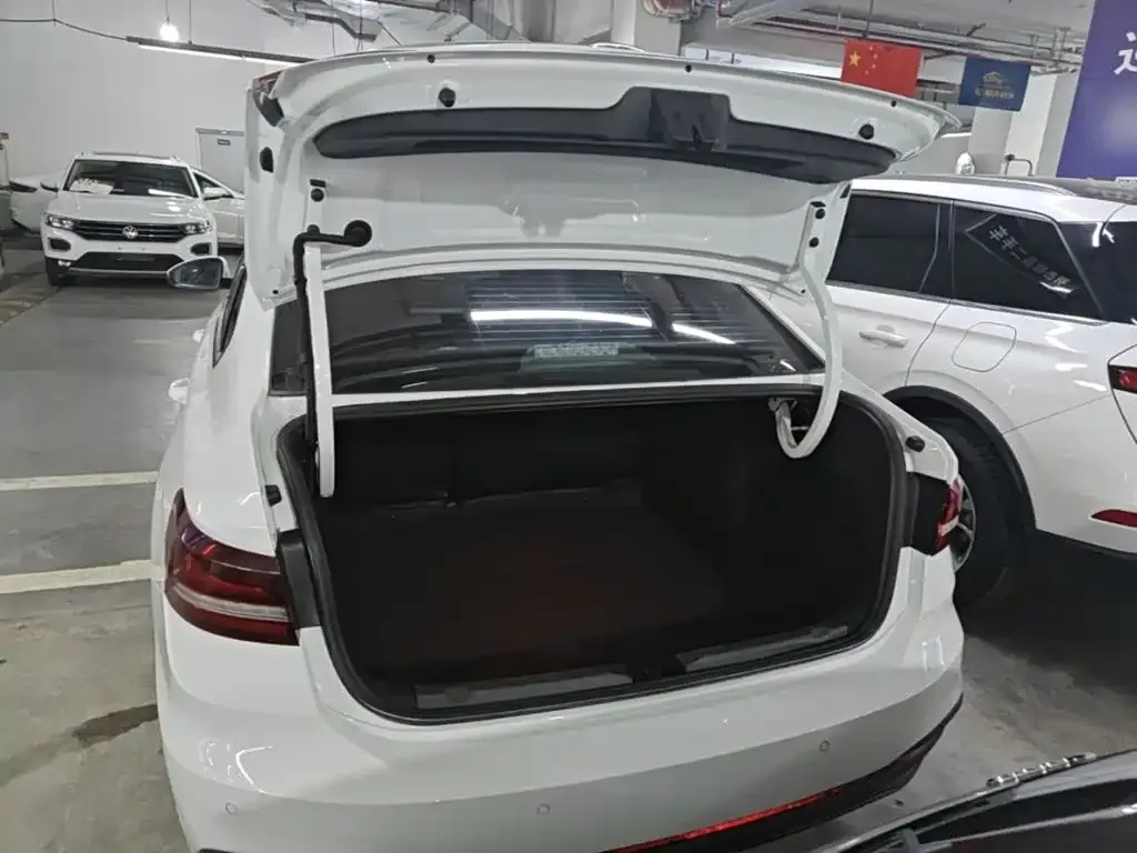 Volkswagen Lavida Model 1.5L Automatic Delight Edition 2024 — фото 18