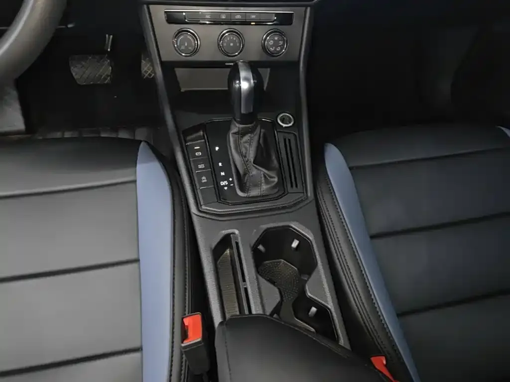 Volkswagen Lavida Model 1.5L Automatic Delight Edition 2024 — фото 13