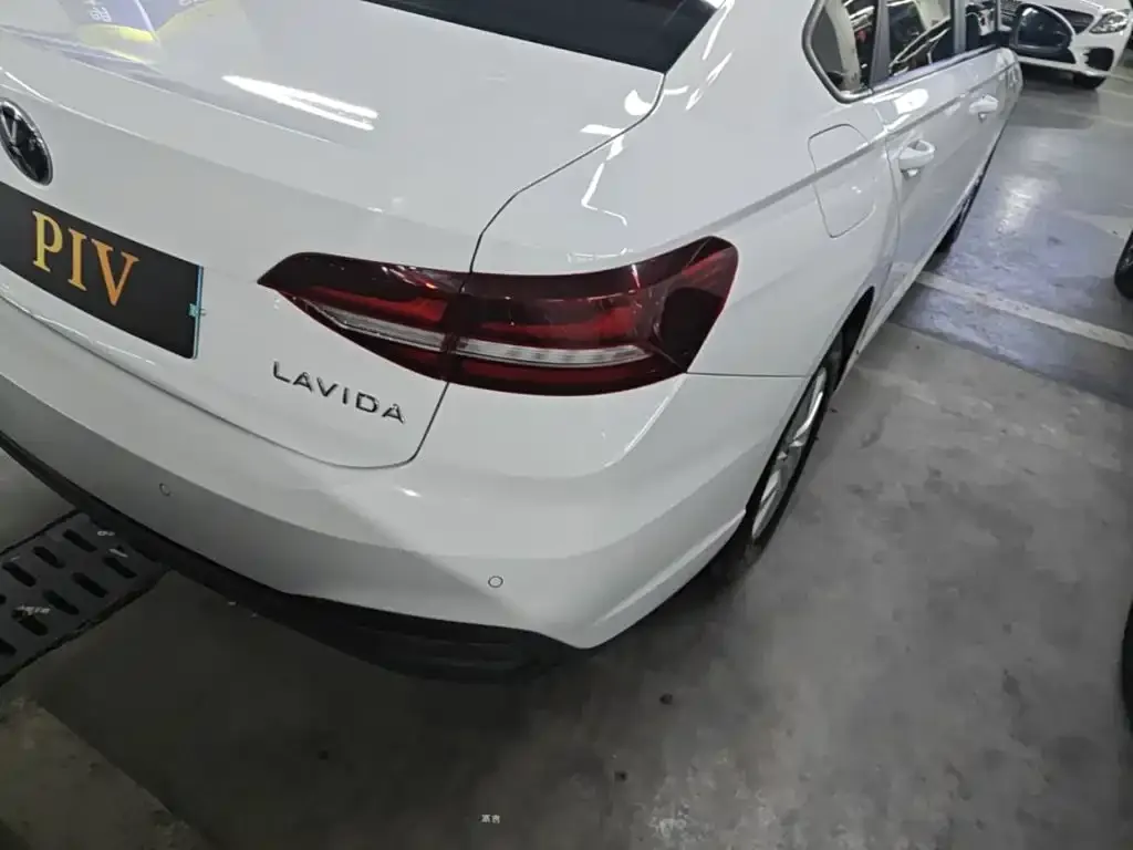 Volkswagen Lavida Model 1.5L Automatic Delight Edition 2024 — фото 7