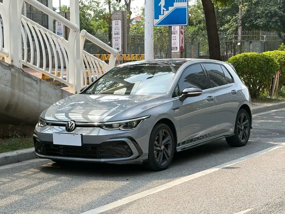 Volkswagen Golf Model 280TSI DSG R-Line 2024