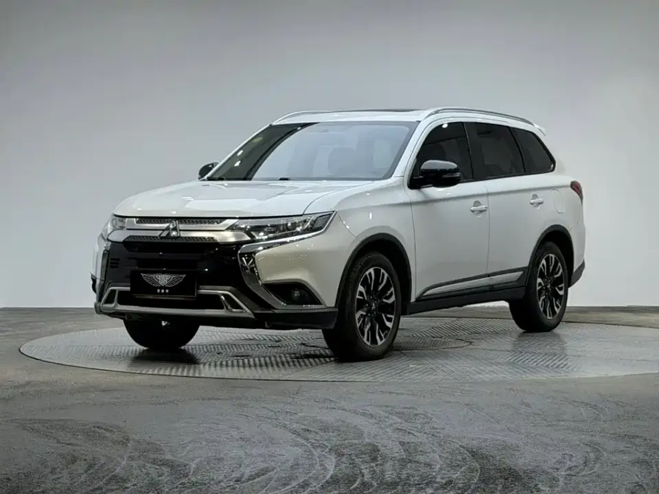 Mitsubishi Outlander 2.0L 2WD Premium 5-seater 2021