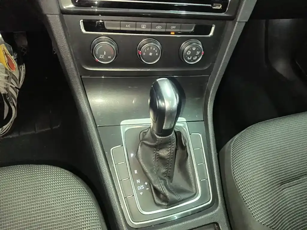 Volkswagen Golf 1.6L Auto Comfort (China V) 2019 — фото 13