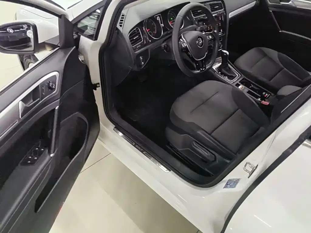 Volkswagen Golf 1.6L Auto Comfort (China V) 2019 — фото 15